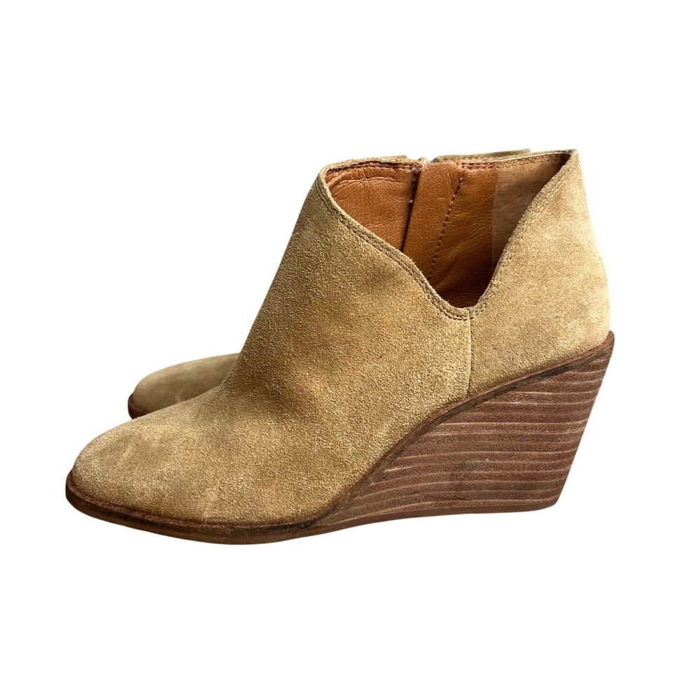 Lucky Brand Suede Wedge Ankle Boots Size 5.5 Tan Side Zip Cut Out NEW